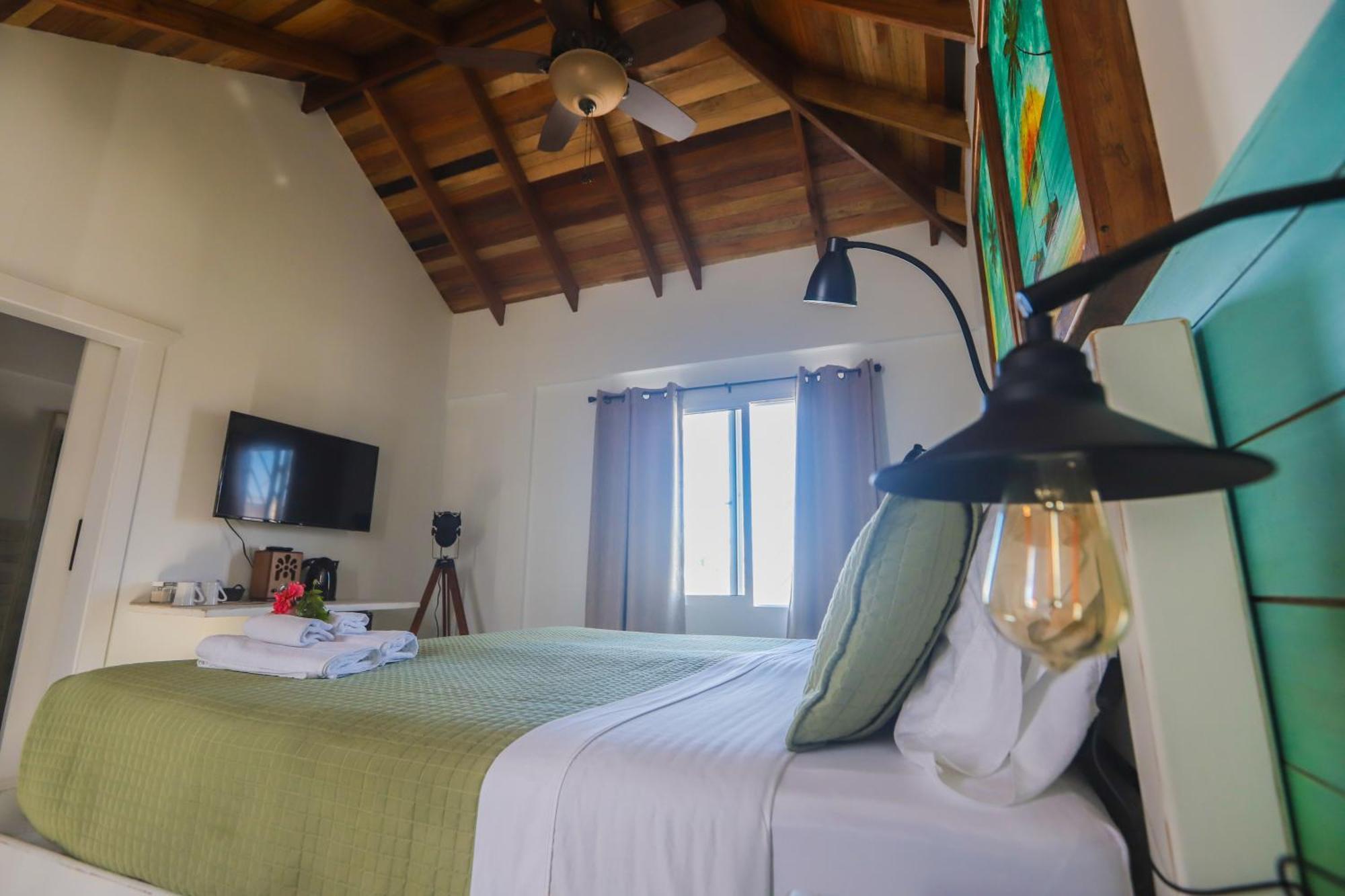 Treetops Hotel Caye Caulker Værelse billede